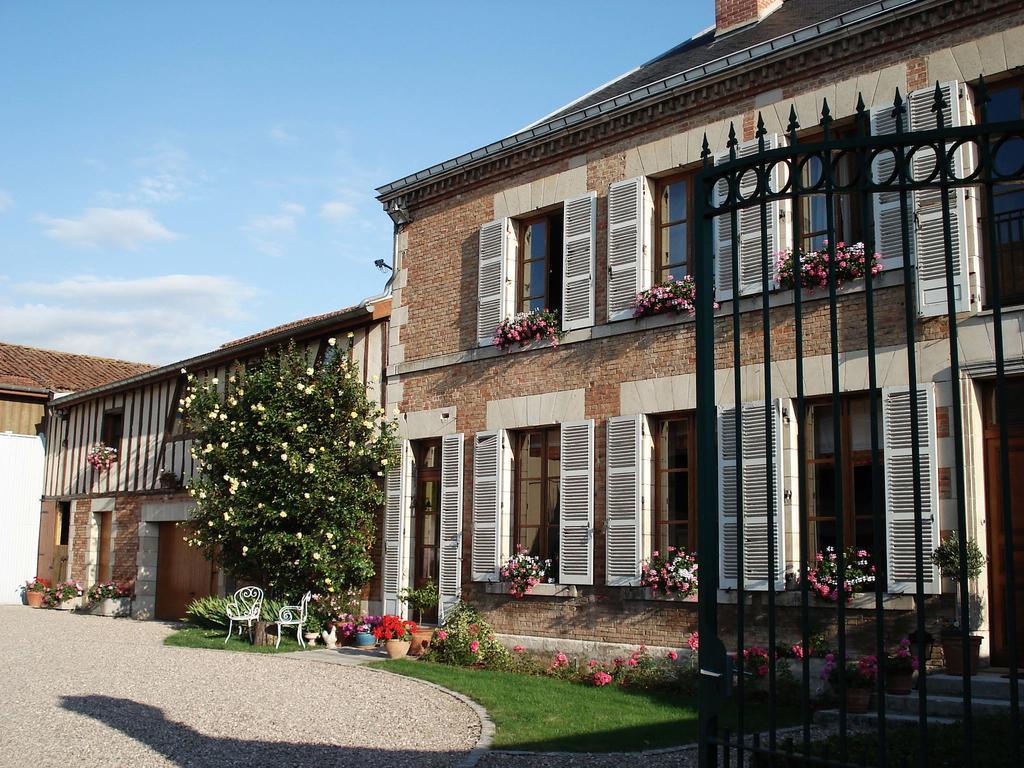 Entre Cour Et Jardin Hotel Châlons-en-Champagne Zewnętrze zdjęcie