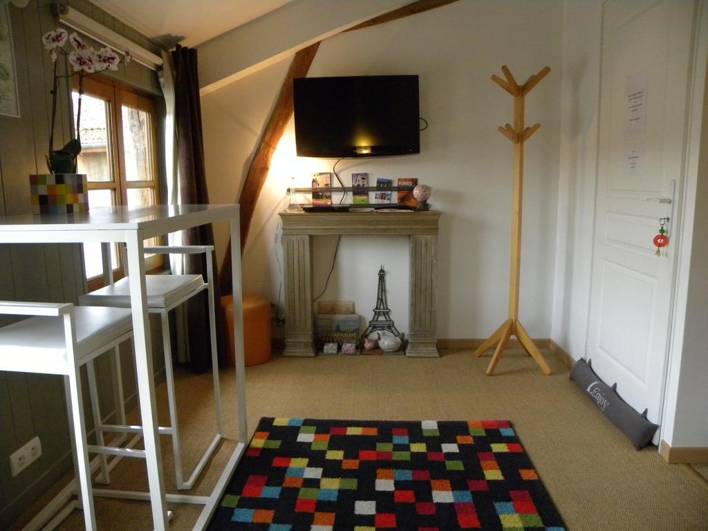 Entre Cour Et Jardin Hotel Châlons-en-Champagne Zewnętrze zdjęcie